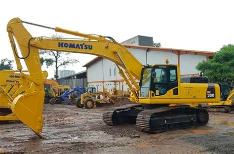 300 komatsu excavator|kapasitas bucket excavator pc 300.